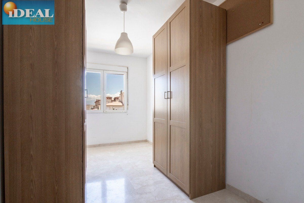 6 bedroom Townhouse for sale in Chauchina with garage - € 360,000 (Ref: 9434543)