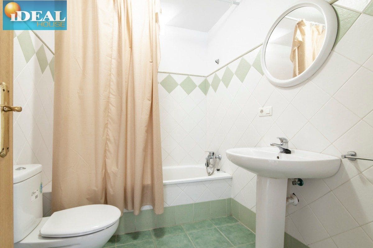 6 bedroom Townhouse for sale in Chauchina with garage - € 360,000 (Ref: 9434543)