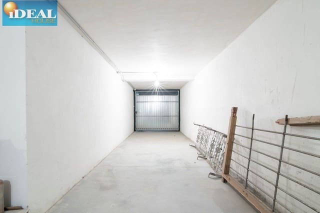 6 bedroom Townhouse for sale in Chauchina with garage - € 360,000 (Ref: 9434543)