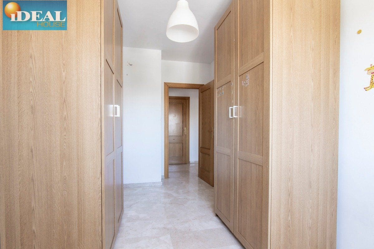 6 bedroom Townhouse for sale in Chauchina with garage - € 360,000 (Ref: 9434543)