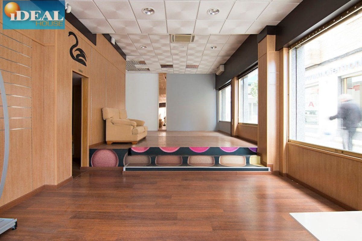 Kaupallinen myytävänä paikassa Maracena - 164 000 € (Ref: 9434546)