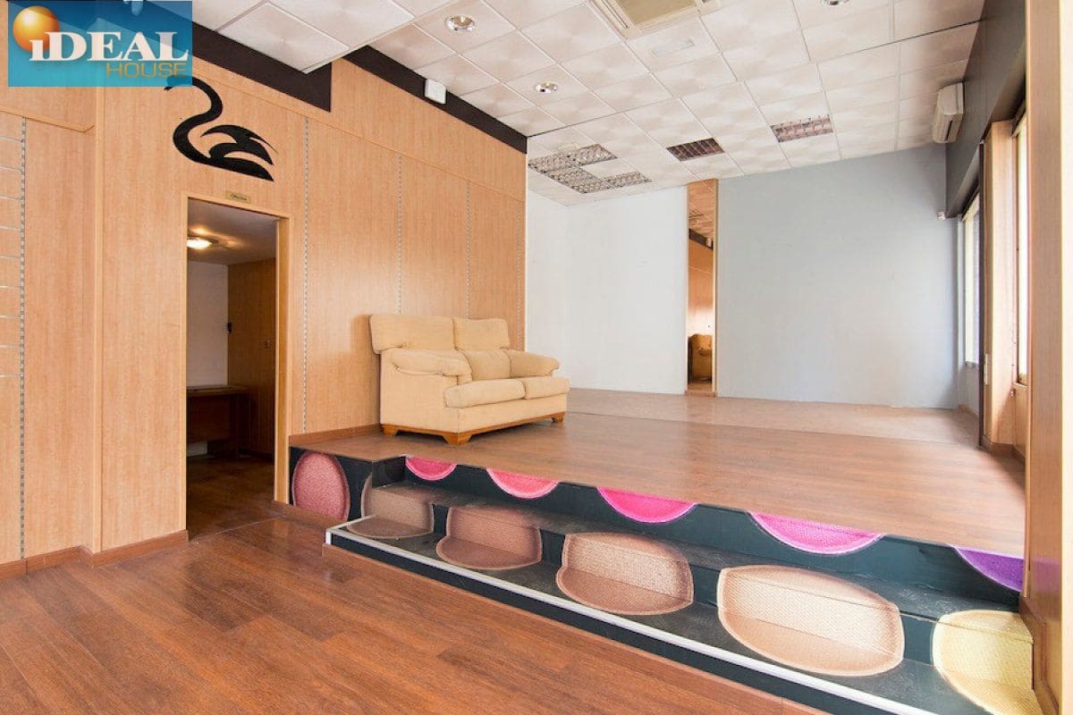 Kaupallinen myytävänä paikassa Maracena - 164 000 € (Ref: 9434546)