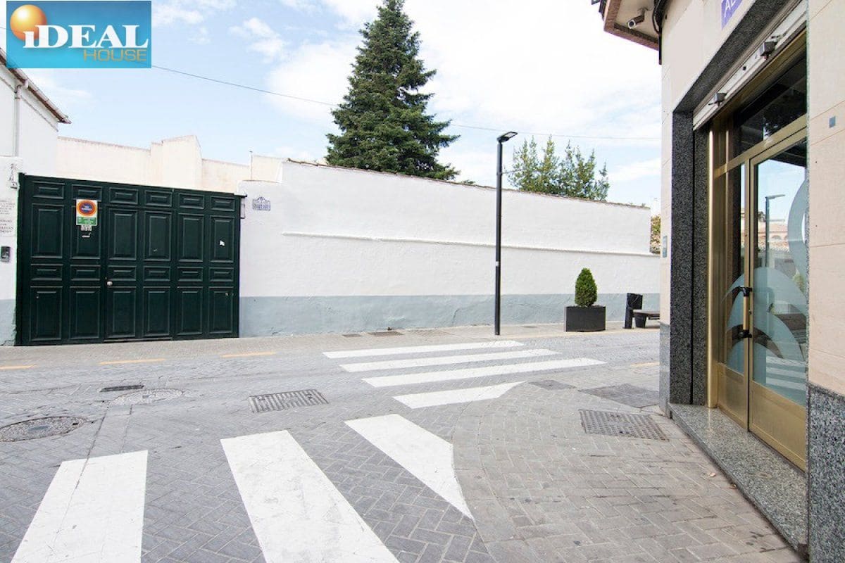 Kaupallinen myytävänä paikassa Maracena - 164 000 € (Ref: 9434546)