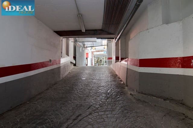 Garage for sale in Centro, Granada city - € 50,000 (Ref: 9434547)