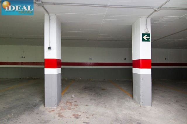 Garage for sale in Centro, Granada city - € 50,000 (Ref: 9434547)