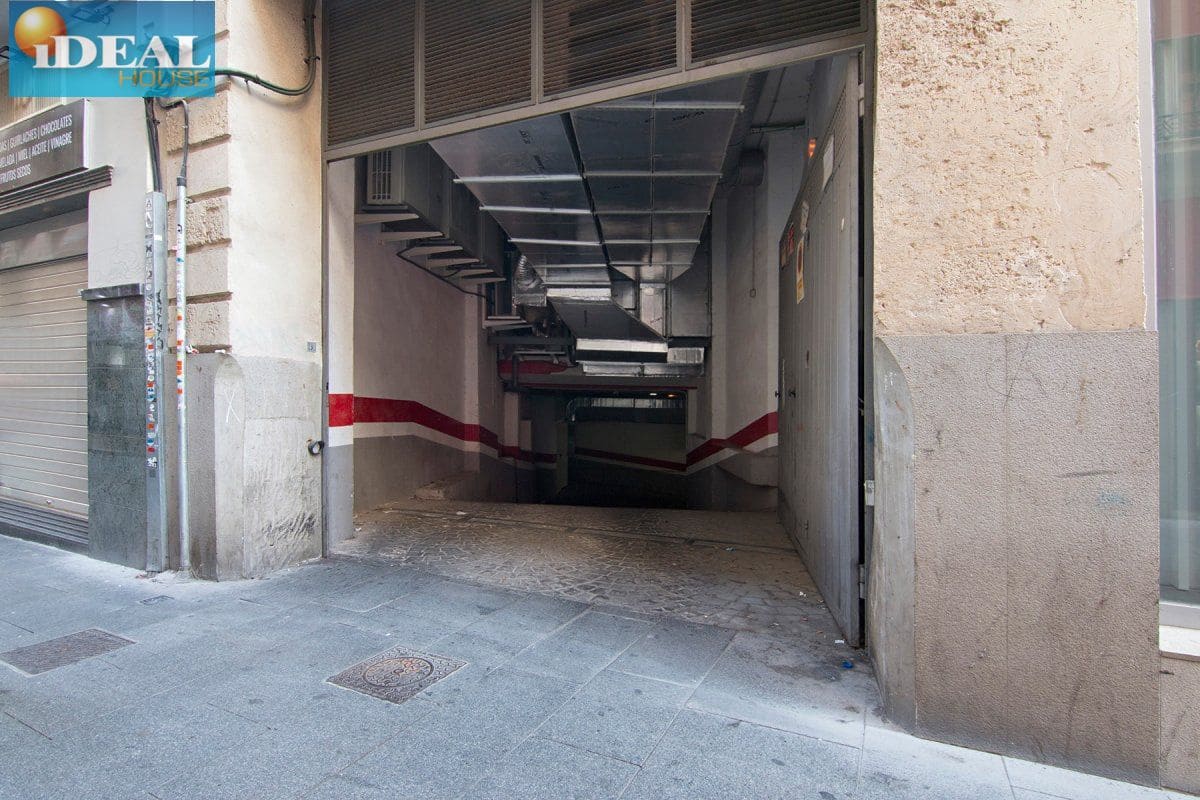 Garage for sale in Granada city - € 50,000 (Ref: 9434547)