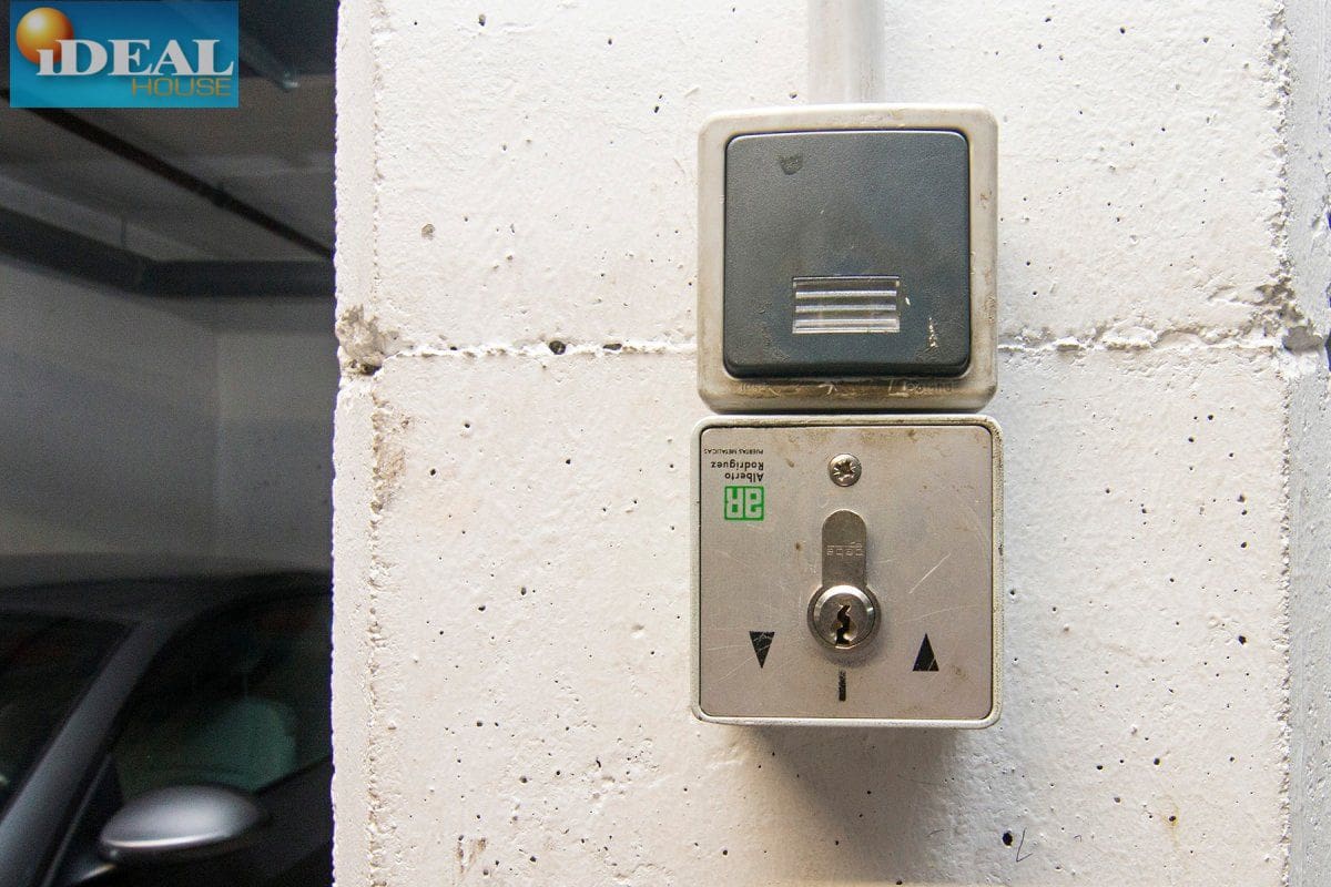 Garage for sale in Granada city - € 50,000 (Ref: 9434547)