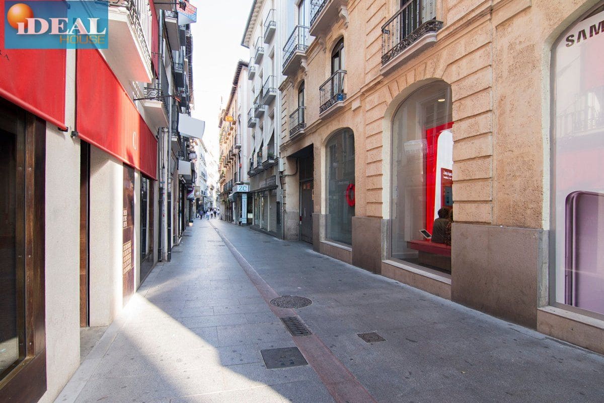 Garage for sale in Granada city - € 50,000 (Ref: 9434547)