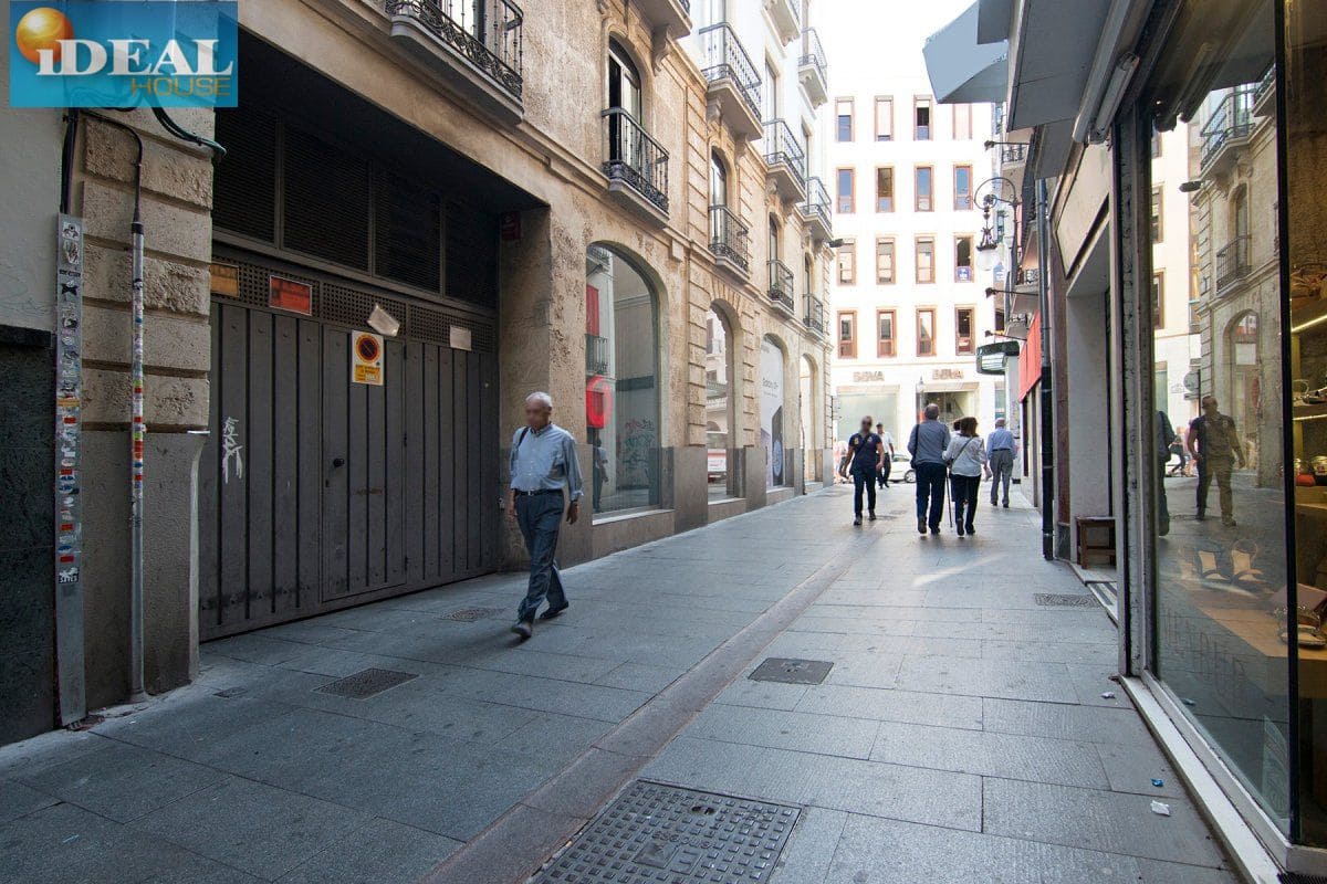 Garage for sale in Granada city - € 50,000 (Ref: 9434547)