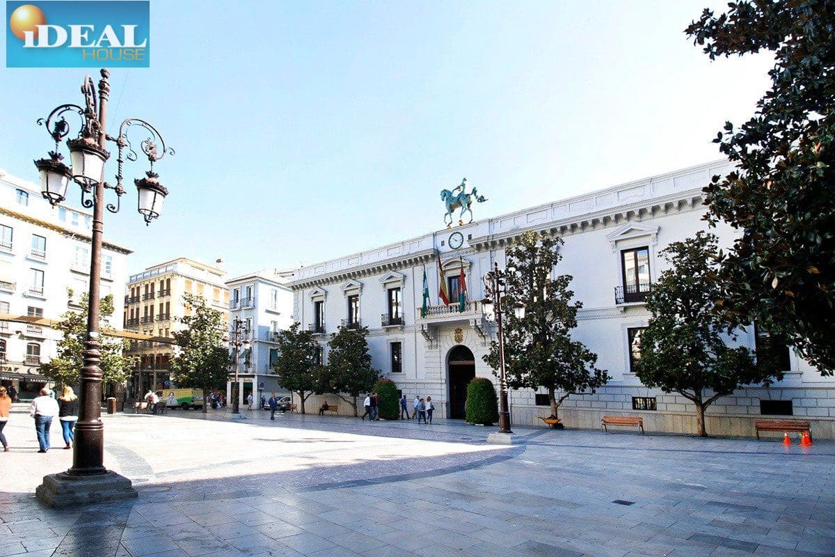 Garage for sale in Granada city - € 50,000 (Ref: 9434547)