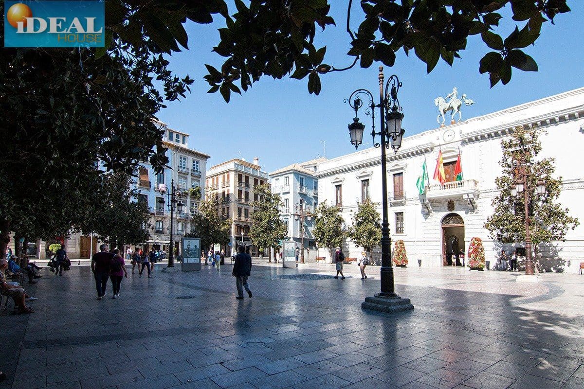 Garage for sale in Granada city - € 50,000 (Ref: 9434547)