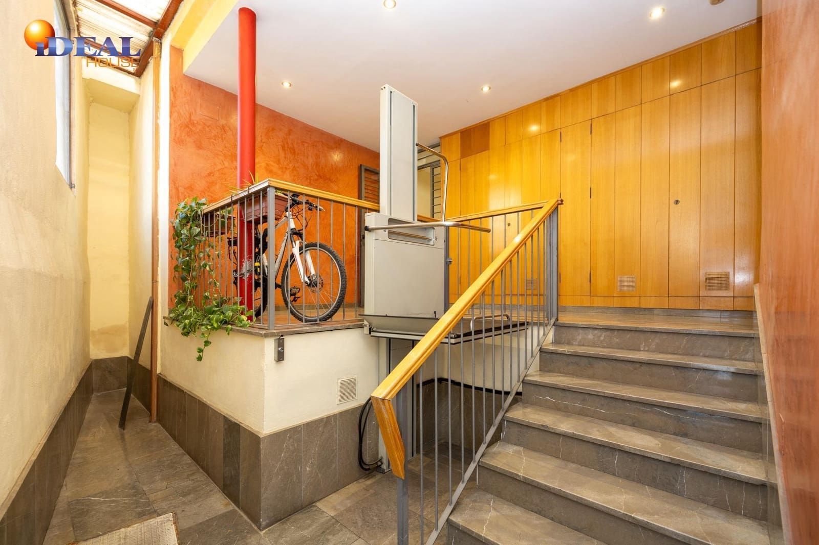 Garage in vendita in Granada citta - 60.000 € (Rif: 9437687)