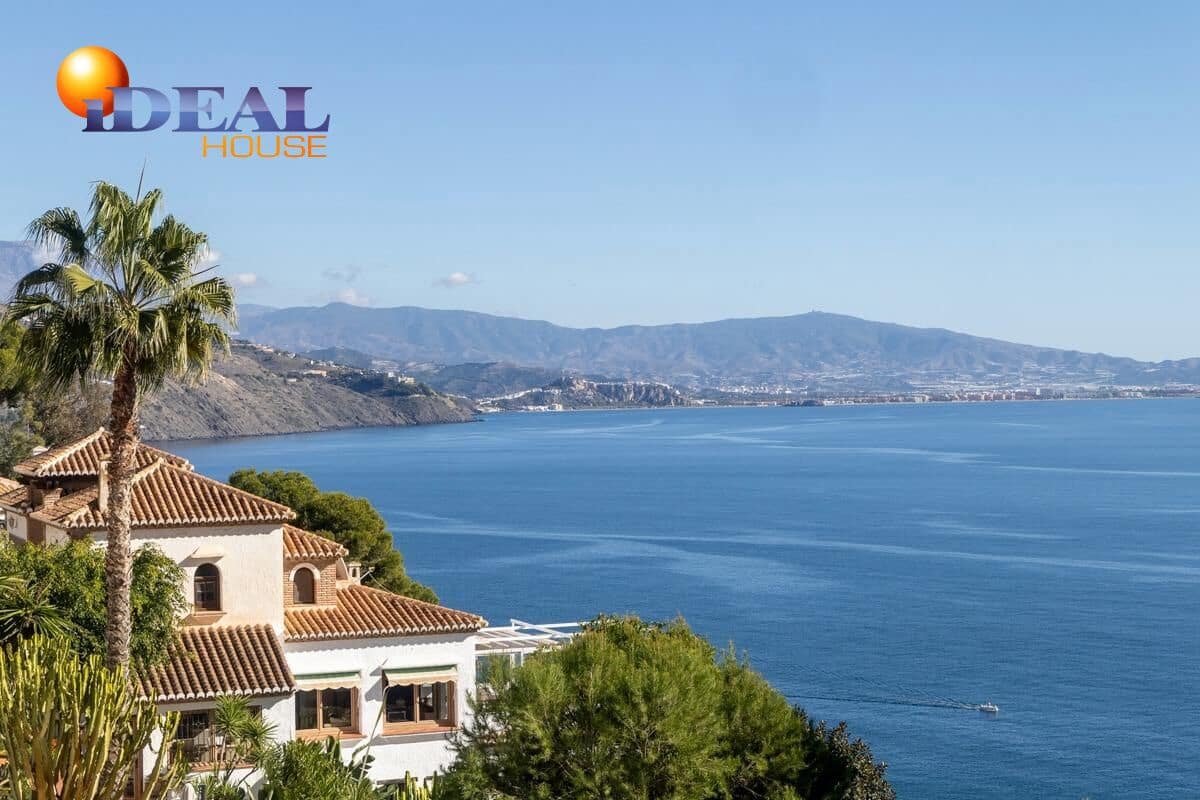 3 bedroom Villa for sale in Almunecar with garage - € 595,900 (Ref: 9437688)