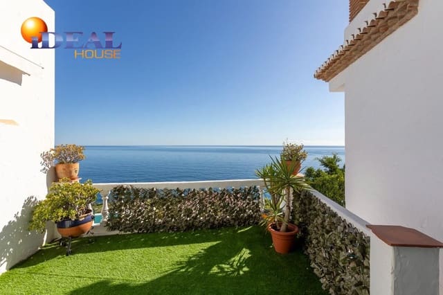 Chalet de 3 habitaciones en Almuñécar en venta con garaje - 595.900 € (Ref: 9437688)