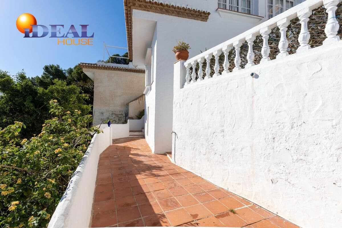 3 bedroom Villa for sale in Almunecar with garage - € 595,900 (Ref: 9437688)