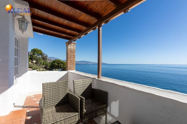 Chalet de 3 habitaciones en Almuñécar en venta con garaje - 595.900 € (Ref: 9437688)