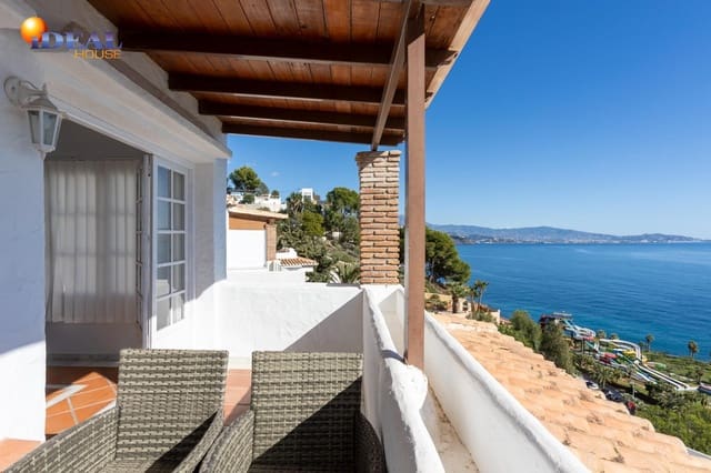 Chalet de 3 habitaciones en Almuñécar en venta con garaje - 595.900 € (Ref: 9437688)