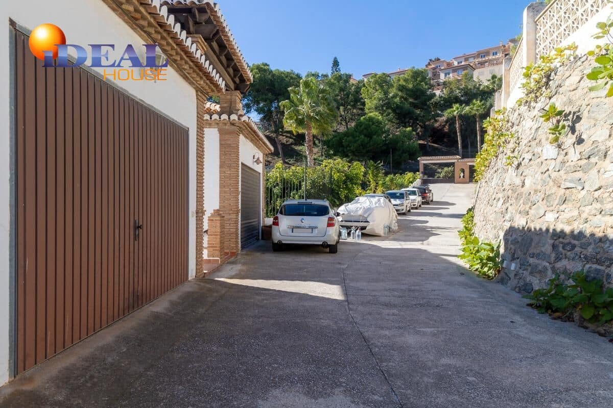 3 bedroom Villa for sale in Almunecar with garage - € 595,900 (Ref: 9437688)