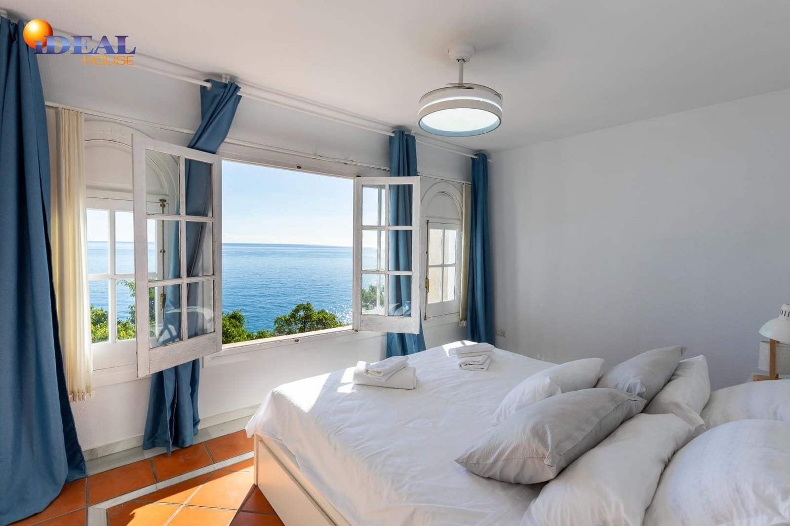 3 bedroom Villa for sale in Almunecar with garage - € 595,900 (Ref: 9437688)