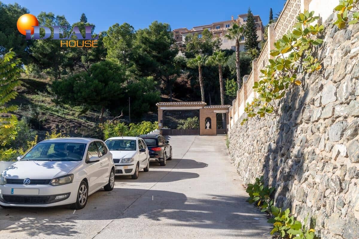 3 bedroom Villa for sale in Almunecar with garage - € 595,900 (Ref: 9437688)