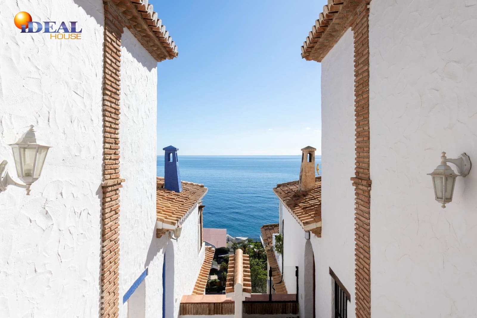 3 bedroom Villa for sale in Almunecar with garage - € 595,900 (Ref: 9437688)