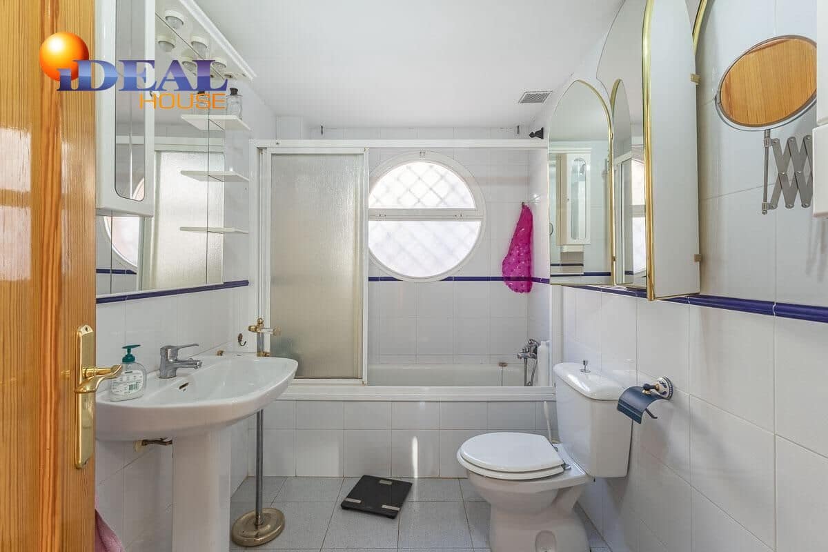 4 bedroom Villa for sale in Cenes de la Vega with pool garage - € 365,000 (Ref: 9437689)