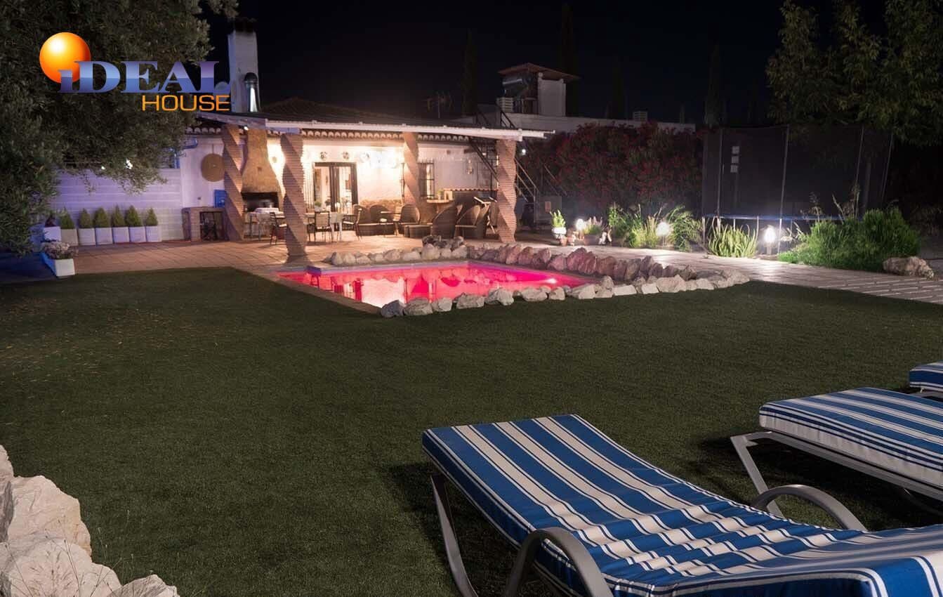 5 soveværelse Finca/Landehus til salg i Atarfe med swimmingpool - € 548.000 (Ref: 9437692)