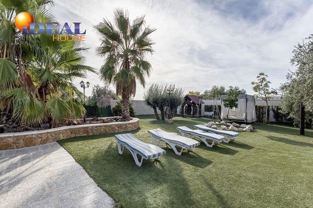 5 soveværelse Finca/Landehus til salg i Atarfe med swimmingpool - € 548.000 (Ref: 9437692)