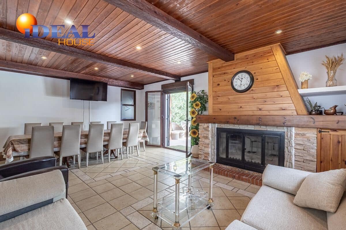 5 soveværelse Finca/Landehus til salg i Atarfe med swimmingpool - € 548.000 (Ref: 9437692)