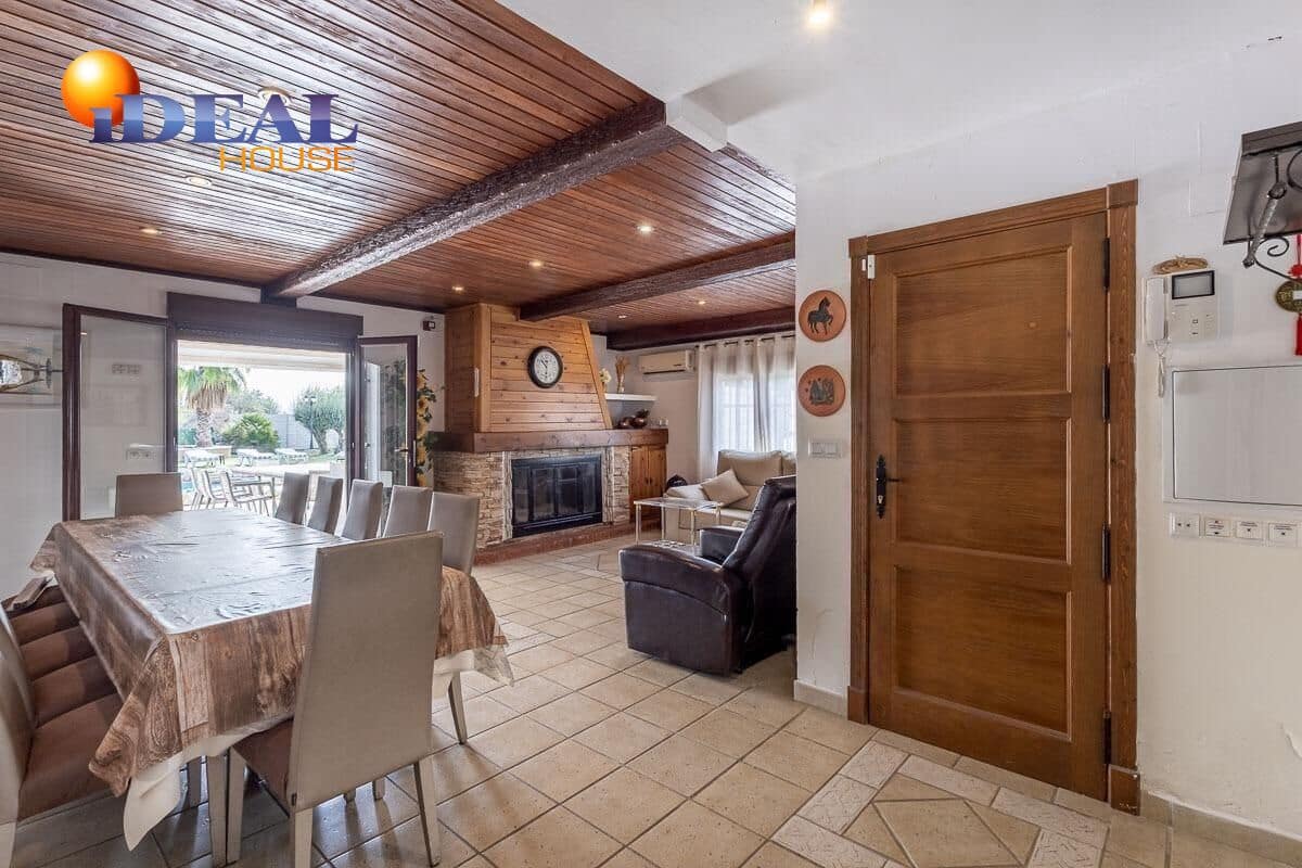 5 soveværelse Finca/Landehus til salg i Atarfe med swimmingpool - € 548.000 (Ref: 9437692)