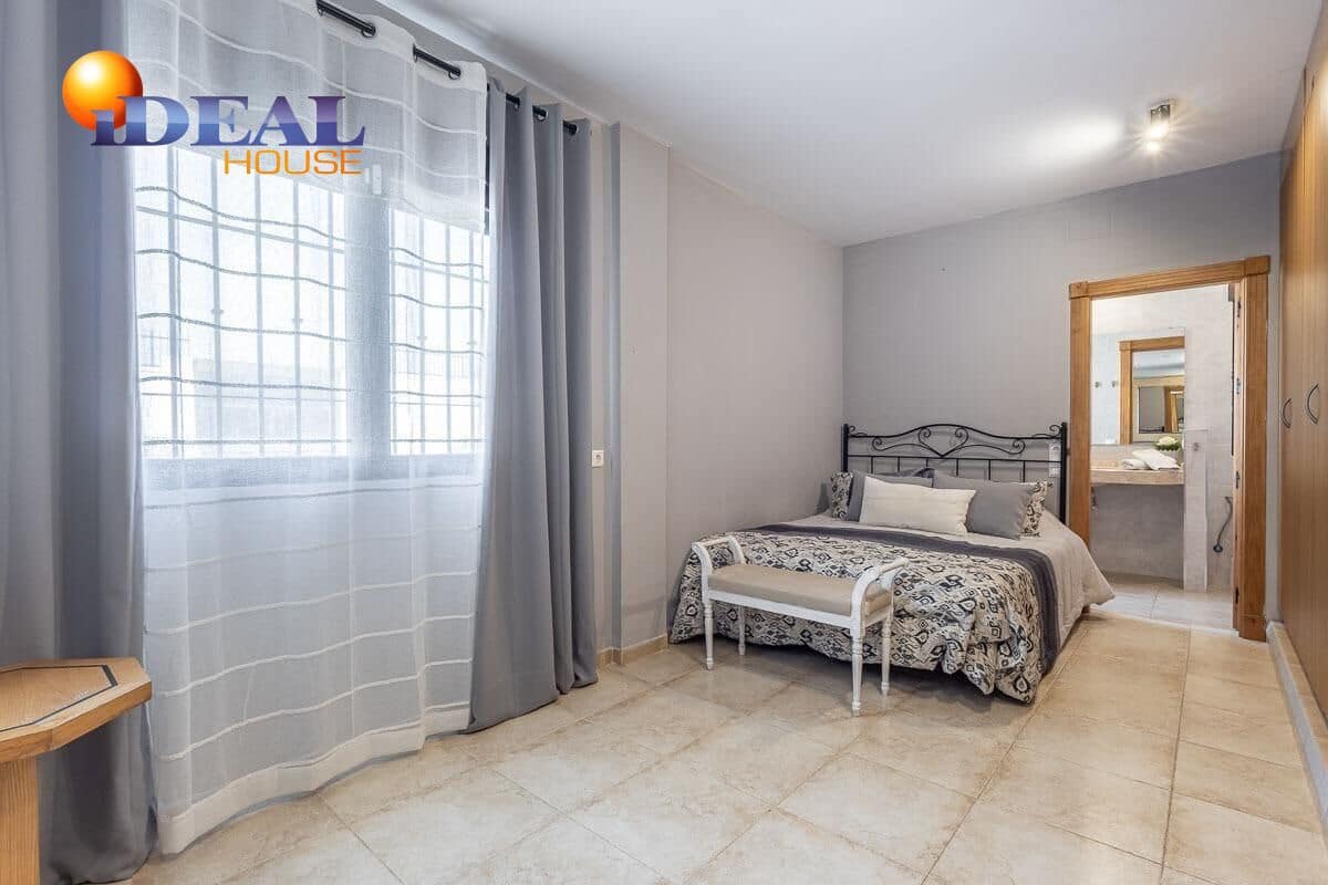 5 soveværelse Finca/Landehus til salg i Atarfe med swimmingpool - € 548.000 (Ref: 9437692)