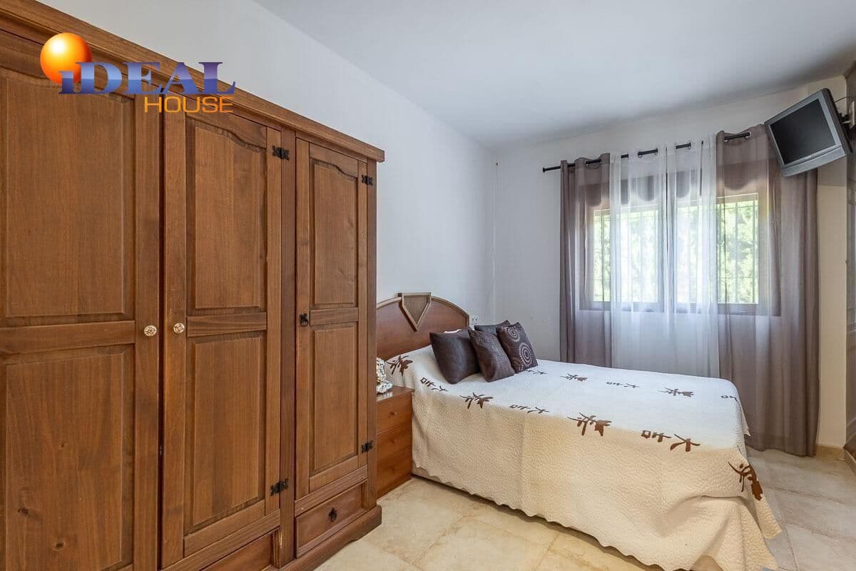 5 soveværelse Finca/Landehus til salg i Atarfe med swimmingpool - € 548.000 (Ref: 9437692)