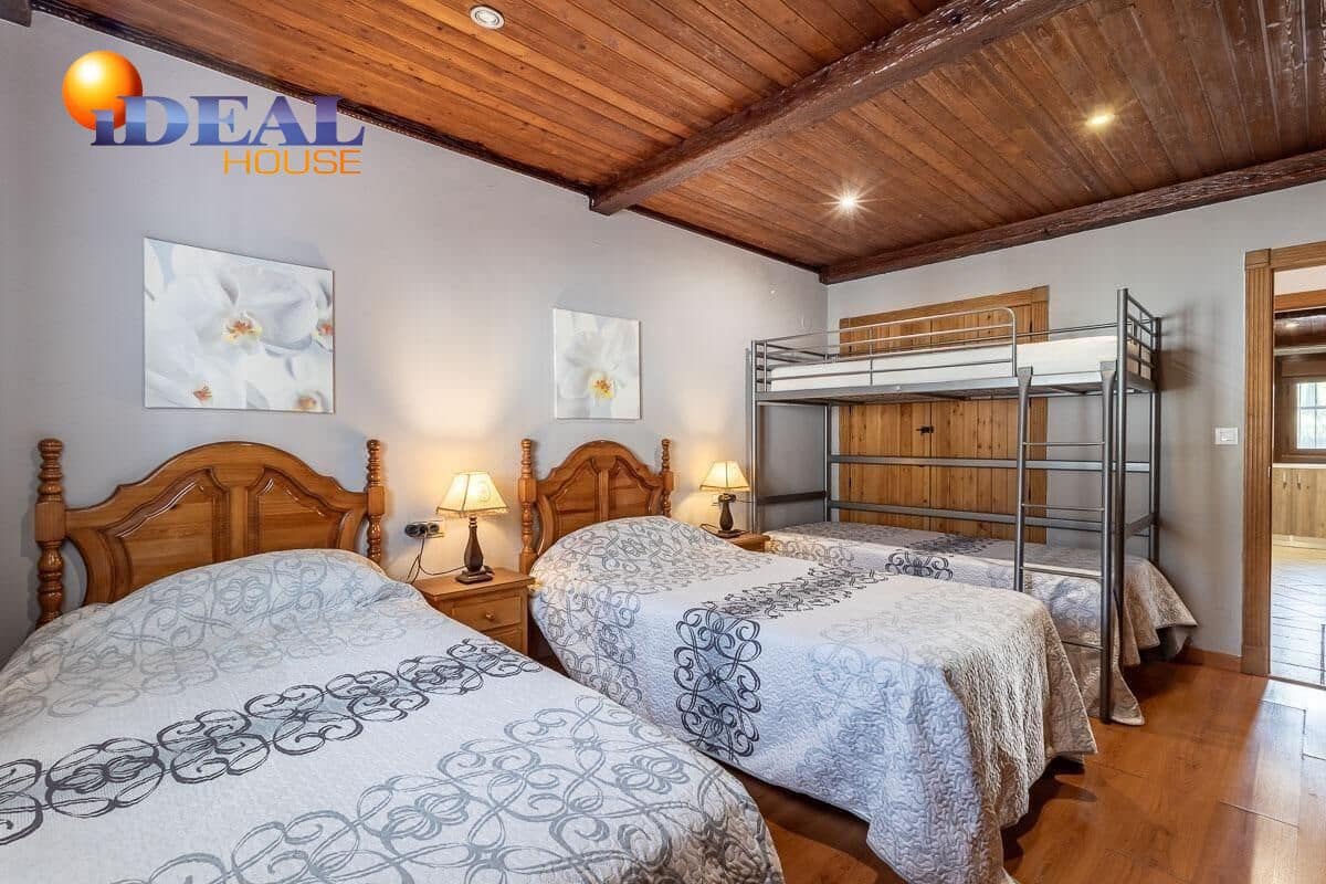 5 soveværelse Finca/Landehus til salg i Atarfe med swimmingpool - € 548.000 (Ref: 9437692)