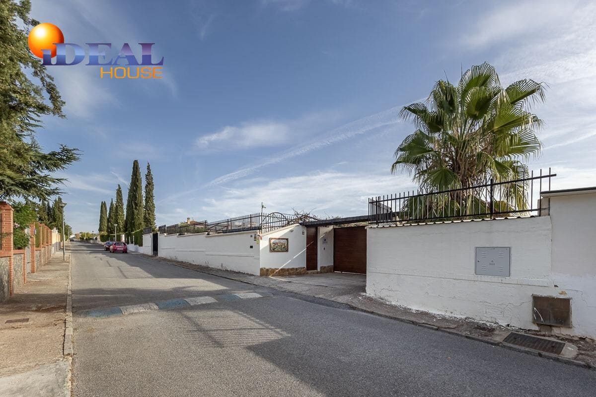 5 soveværelse Finca/Landehus til salg i Atarfe med swimmingpool - € 548.000 (Ref: 9437692)