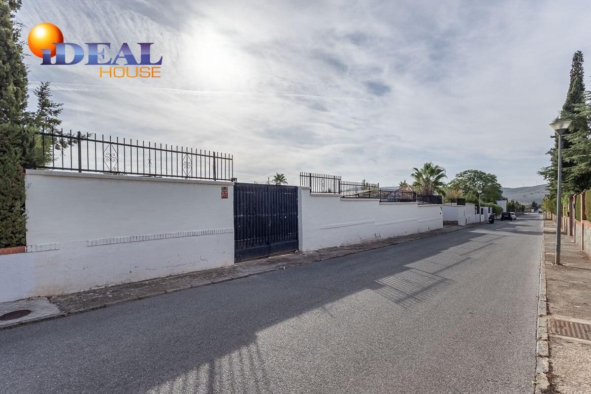 5 soveværelse Finca/Landehus til salg i Atarfe med swimmingpool - € 548.000 (Ref: 9437692)