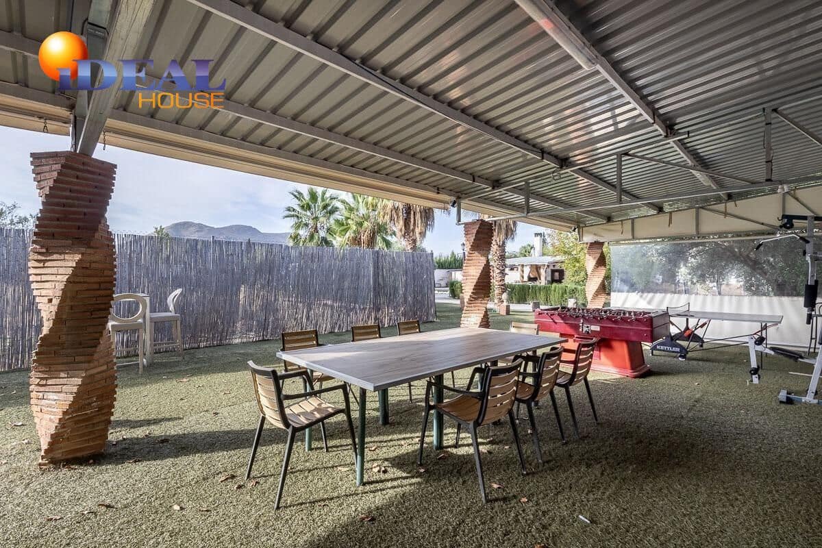 5 soveværelse Finca/Landehus til salg i Atarfe med swimmingpool - € 548.000 (Ref: 9437692)