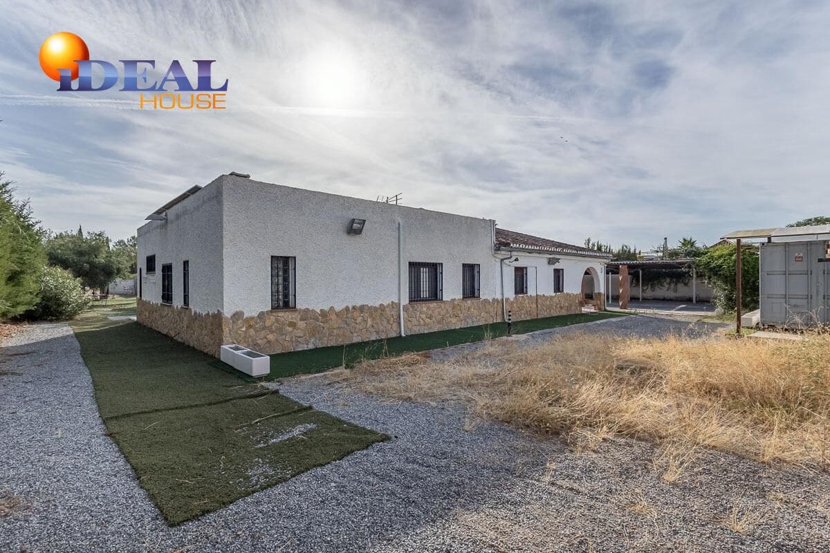 5 soveværelse Finca/Landehus til salg i Atarfe med swimmingpool - € 548.000 (Ref: 9437692)