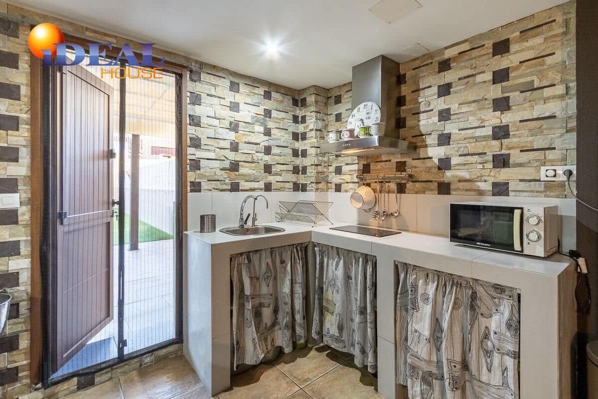 3 bedroom Villa for sale in Ambroz with pool garage - € 299,900 (Ref: 9438552)