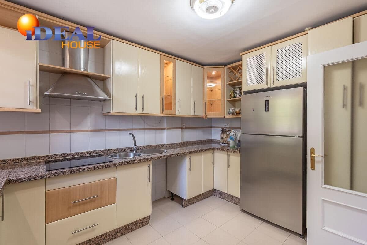 6 makuuhuone Omakotitalo myytävänä paikassa Armilla mukana 
autotalli - 429 000 € (Ref: 9438553)