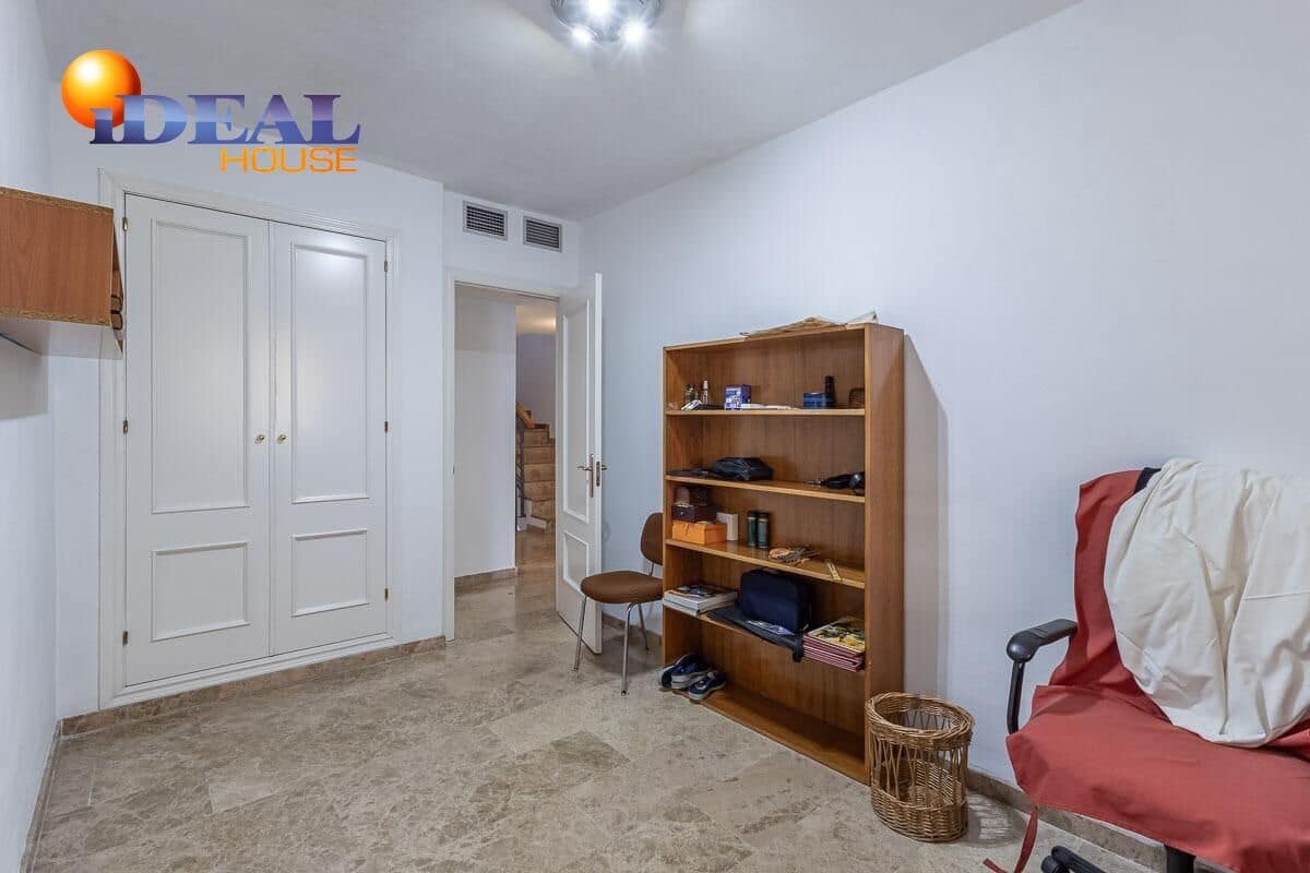 6 makuuhuone Omakotitalo myytävänä paikassa Armilla mukana 
autotalli - 429 000 € (Ref: 9438553)