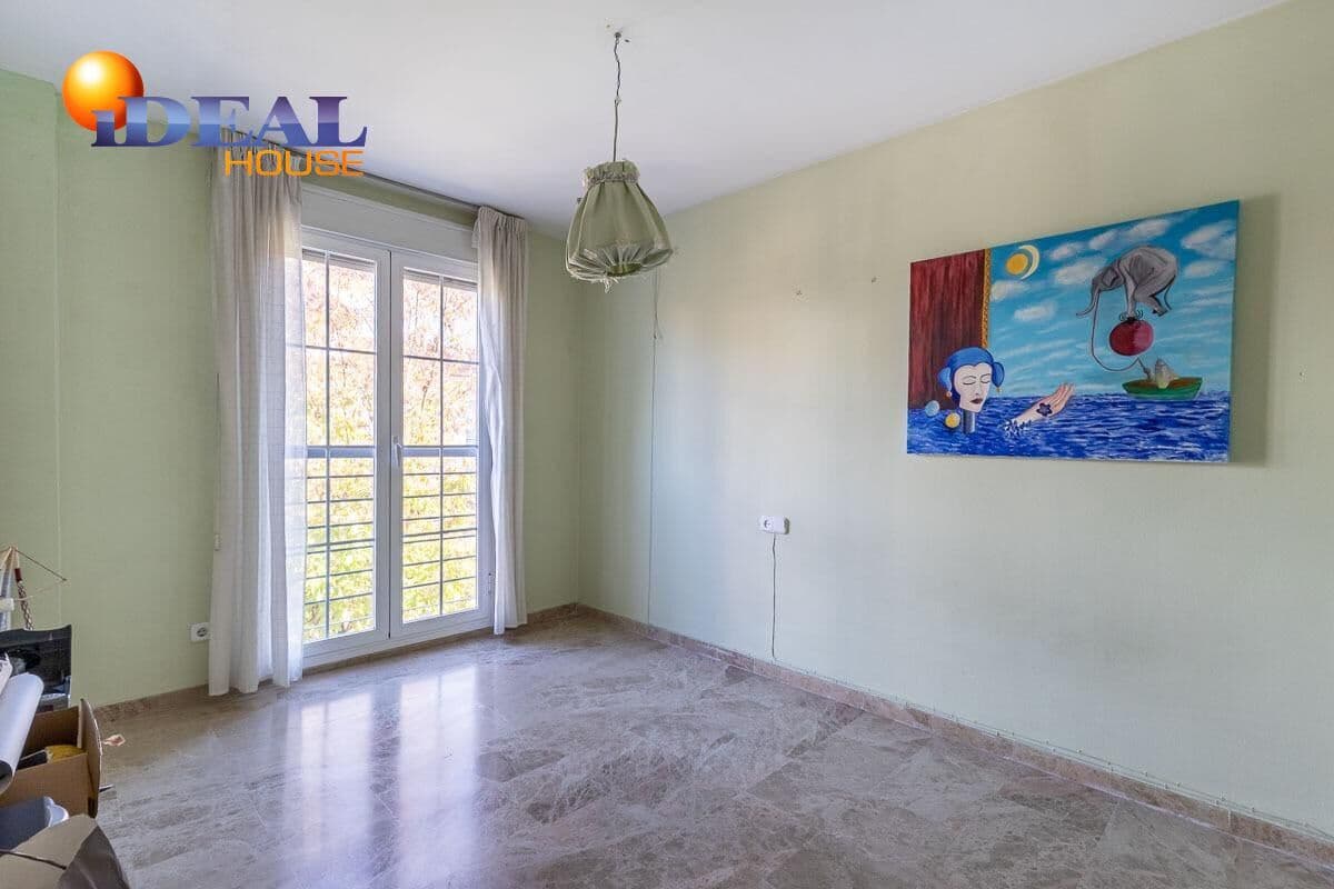 6 makuuhuone Omakotitalo myytävänä paikassa Armilla mukana 
autotalli - 429 000 € (Ref: 9438553)