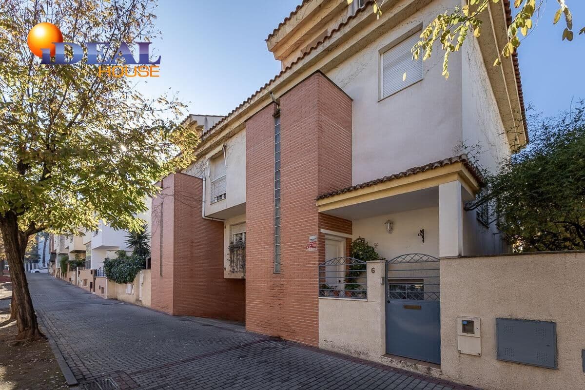 6 makuuhuone Omakotitalo myytävänä paikassa Armilla mukana 
autotalli - 429 000 € (Ref: 9438553)