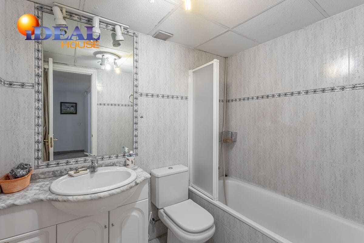 6 makuuhuone Omakotitalo myytävänä paikassa Armilla mukana 
autotalli - 429 000 € (Ref: 9438553)