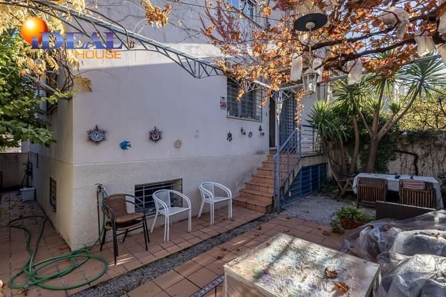 6 makuuhuone Omakotitalo myytävänä paikassa Armilla mukana 
autotalli - 429 000 € (Ref: 9438553)