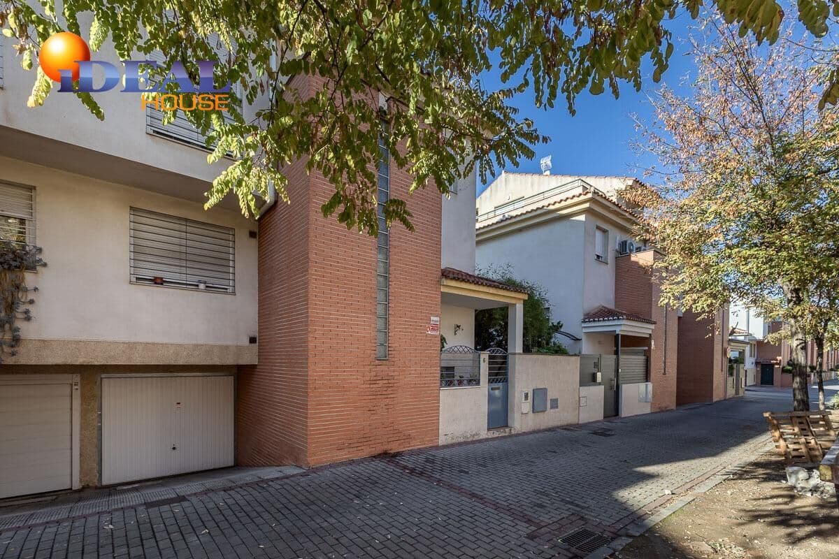 6 makuuhuone Omakotitalo myytävänä paikassa Armilla mukana 
autotalli - 429 000 € (Ref: 9438553)