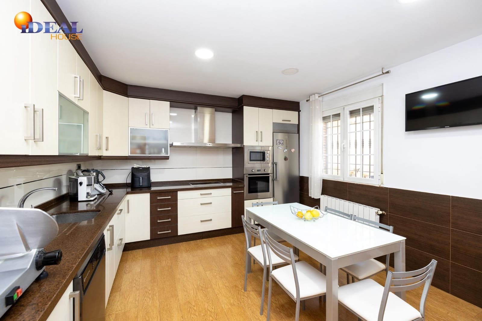 3 slaapkamer Rijtjeshuis te koop in Pulianas met zwembad garage - € 269.000 (Ref: 9440049)