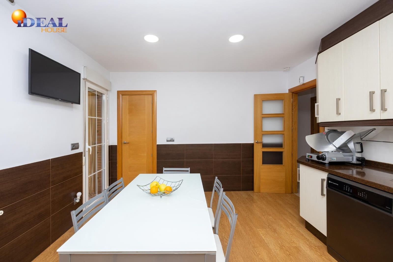 3 slaapkamer Rijtjeshuis te koop in Pulianas met zwembad garage - € 269.000 (Ref: 9440049)