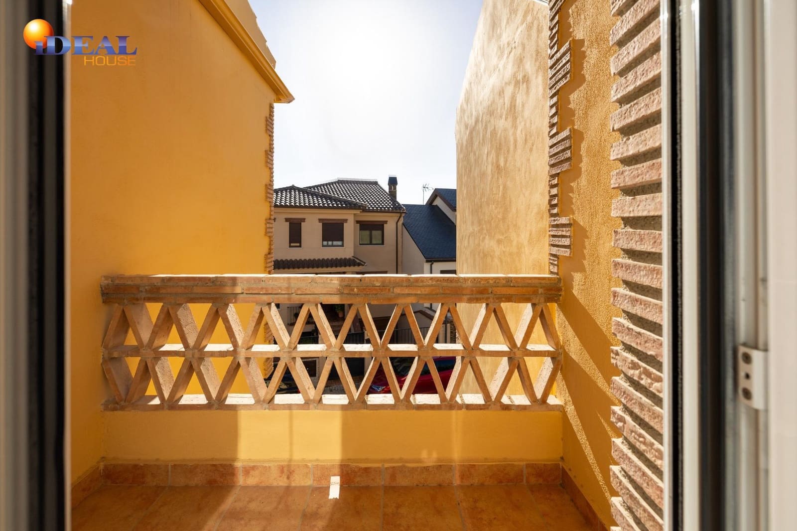 3 slaapkamer Rijtjeshuis te koop in Pulianas met zwembad garage - € 269.000 (Ref: 9440049)