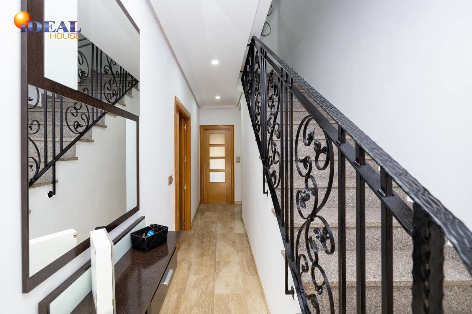 3 slaapkamer Rijtjeshuis te koop in Pulianas met zwembad garage - € 269.000 (Ref: 9440049)