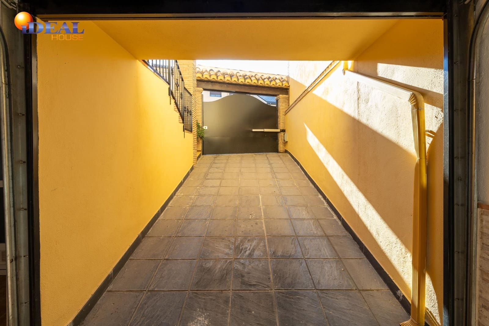 3 slaapkamer Rijtjeshuis te koop in Pulianas met zwembad garage - € 269.000 (Ref: 9440049)